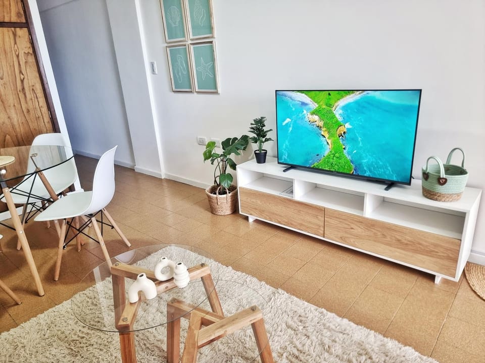 Communal lounge/ TV room, TV and multimedia, Living room