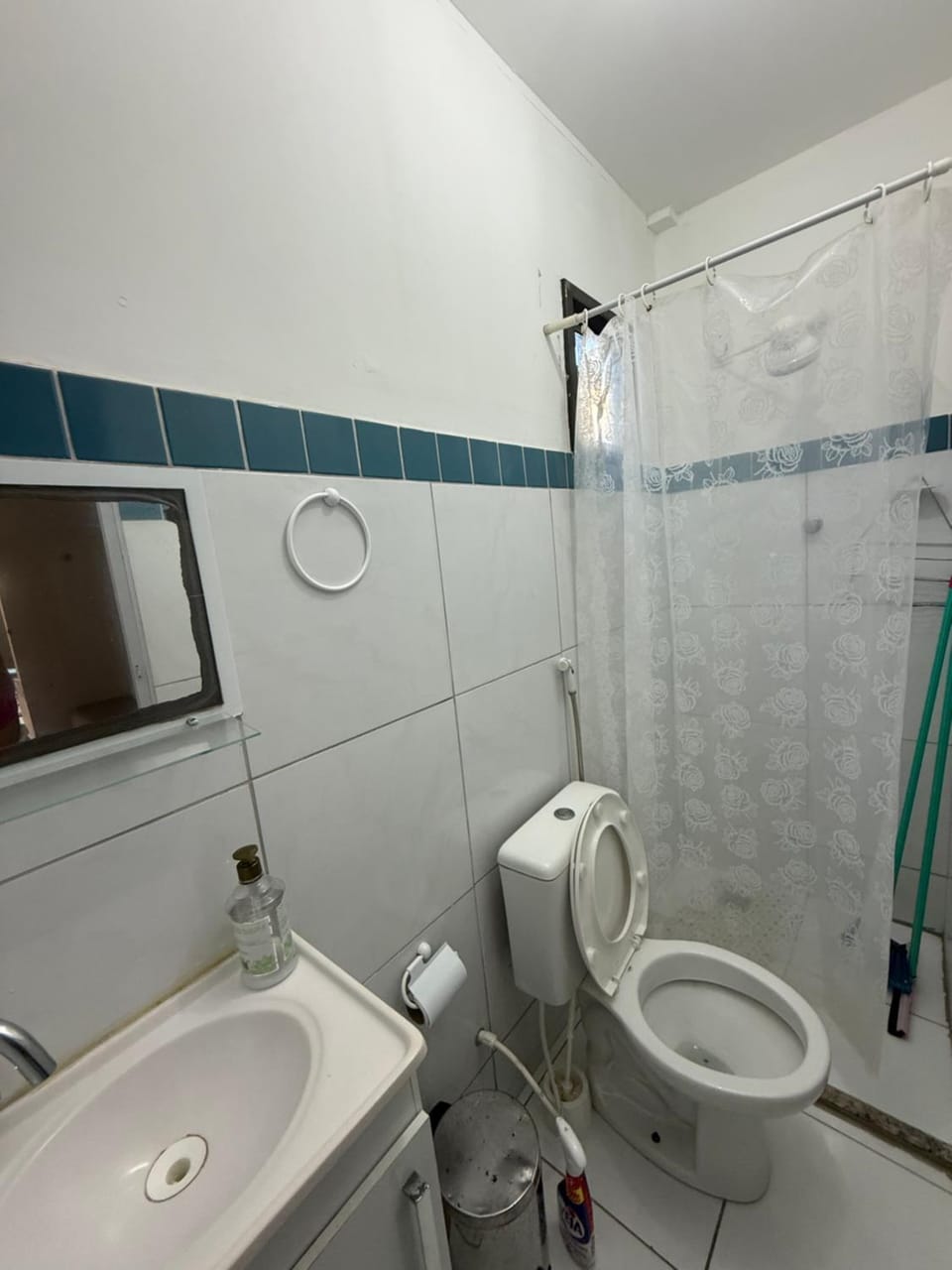 Shower, Toilet