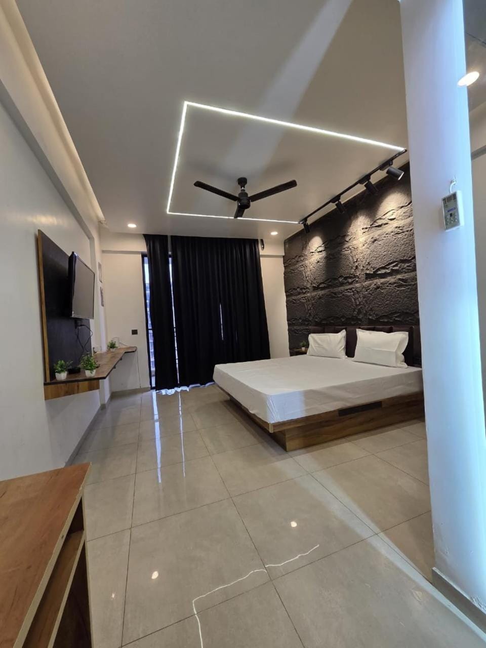Omex hazratganj arjunganj Apartment in Lucknow