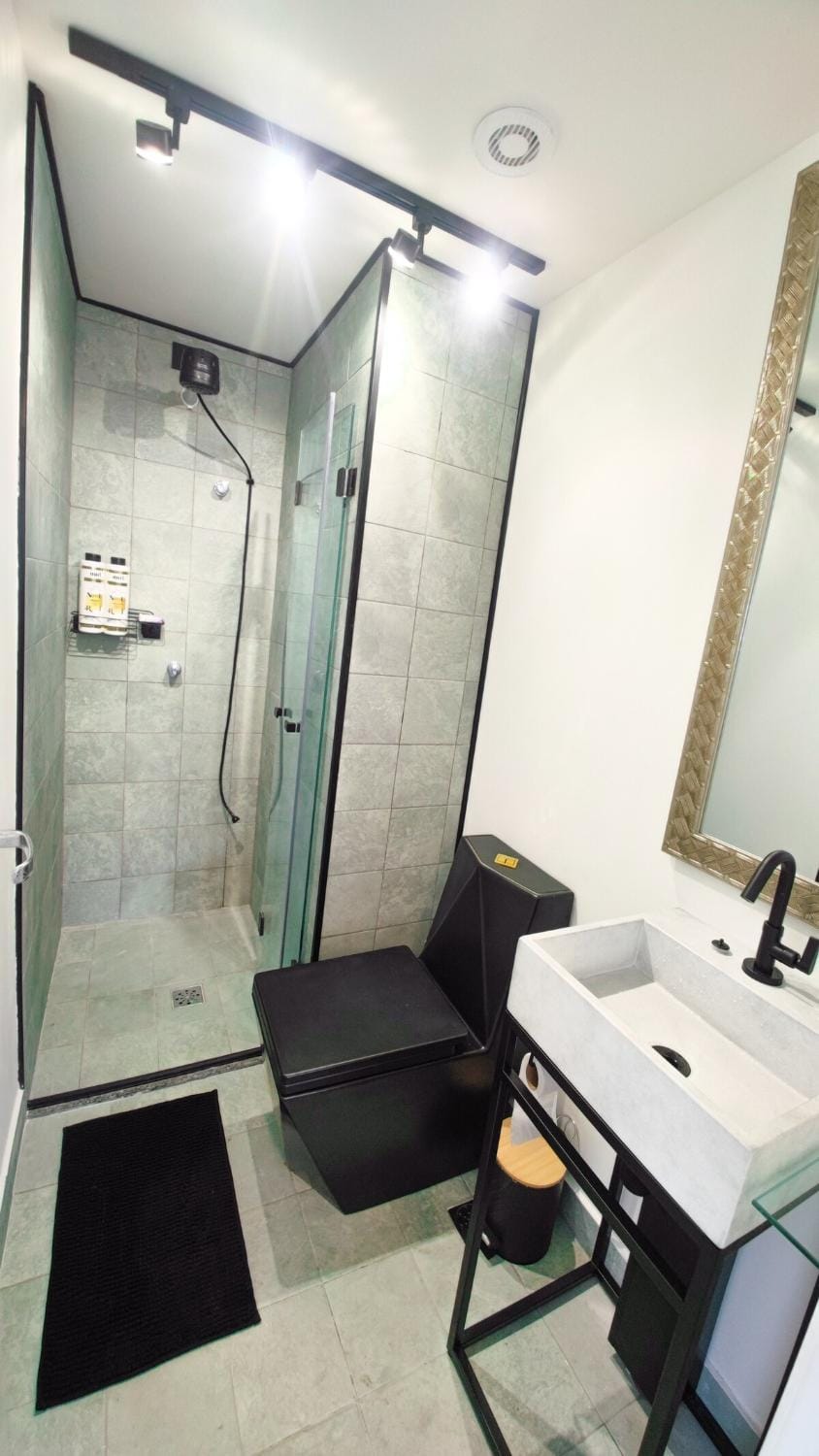 Apartment 17th floor 300m from the subway with pool and gym Apartment in Sao Paulo City