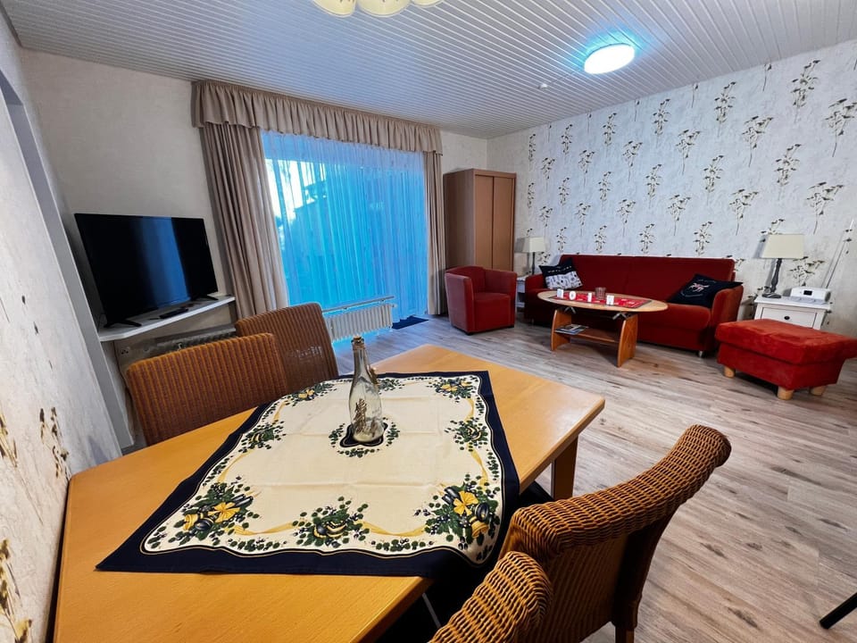 TV and multimedia, Living room, Dining area