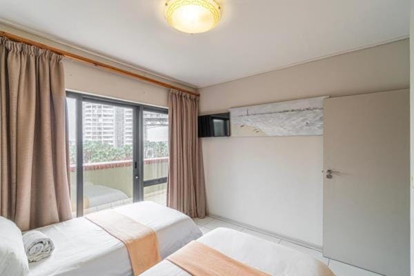 Ezey Tours-Manhattan Suites & Conferencing Apartment in Cape Town