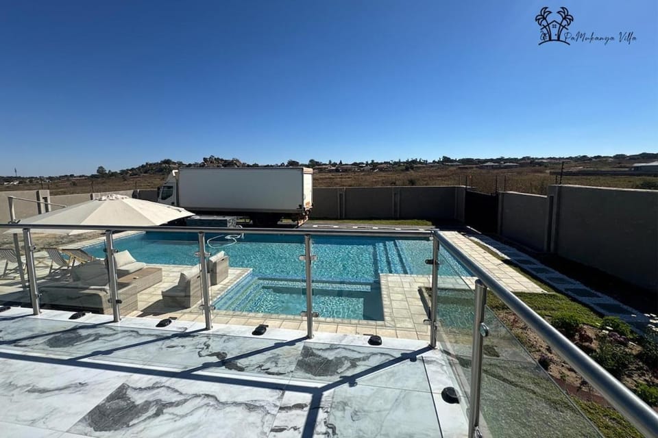 Day, Natural landscape, Pool view, Swimming pool, sunbed