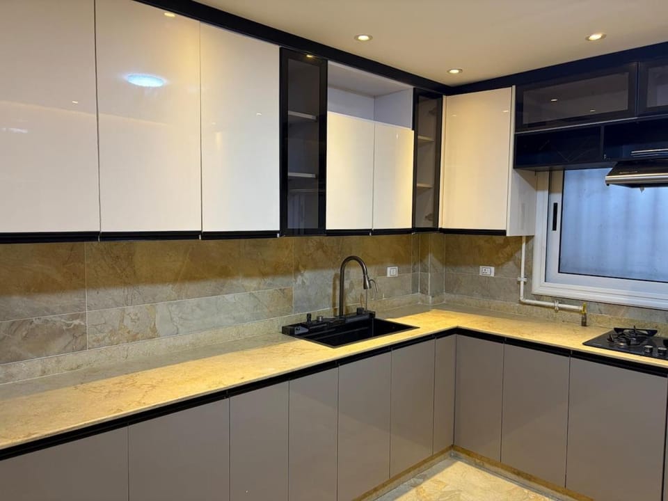 Modern 4BR 3Bath Stylish Spacious Apartment in Cairo Governorate