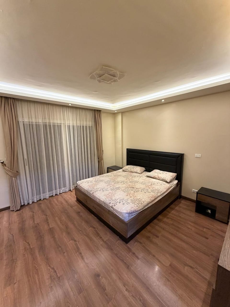 Modern 4BR 3Bath Stylish Spacious Apartment in Cairo Governorate