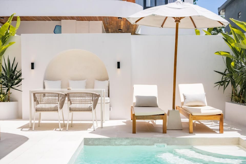 Patio, Seating area, sunbed