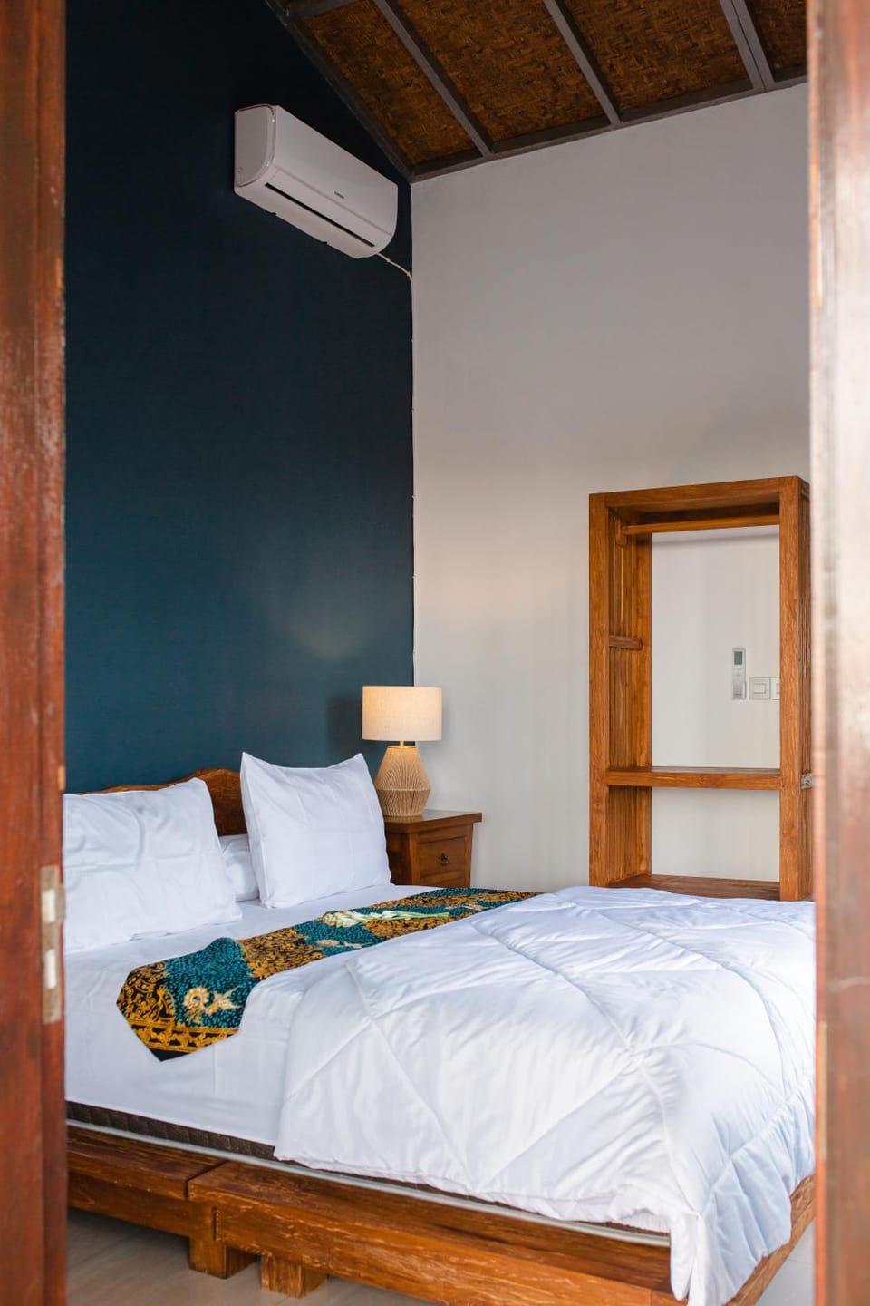 Bed, Photo of the whole room, Bedroom, air conditioner