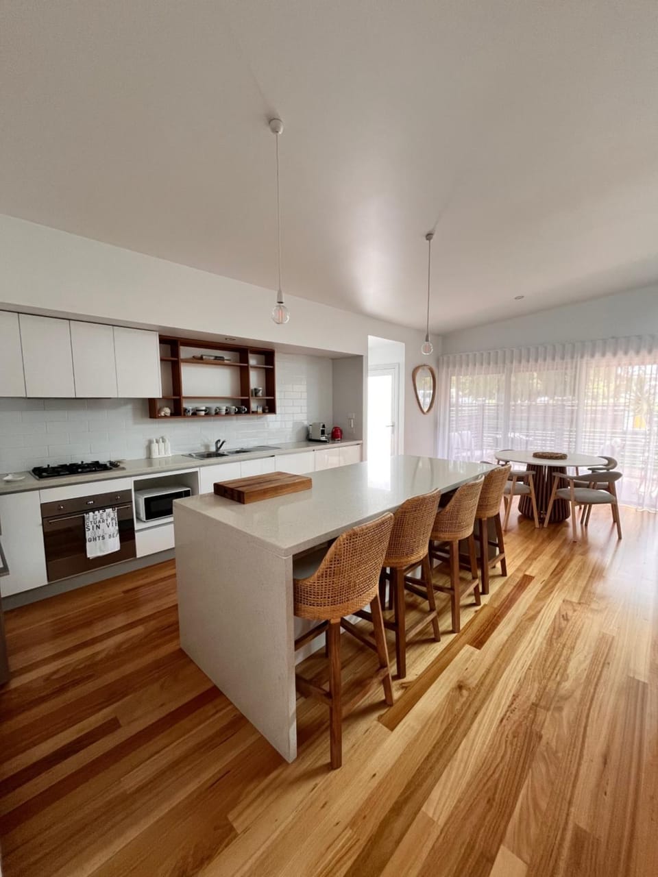 Kitchen or kitchenette, Seating area, Dining area