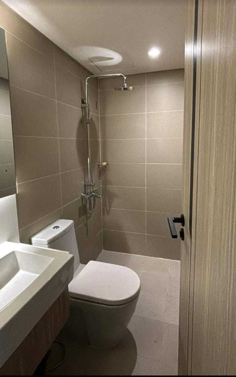 Luxury 2BR Condo in Makati Near Malls & Offices Apartment in Makati