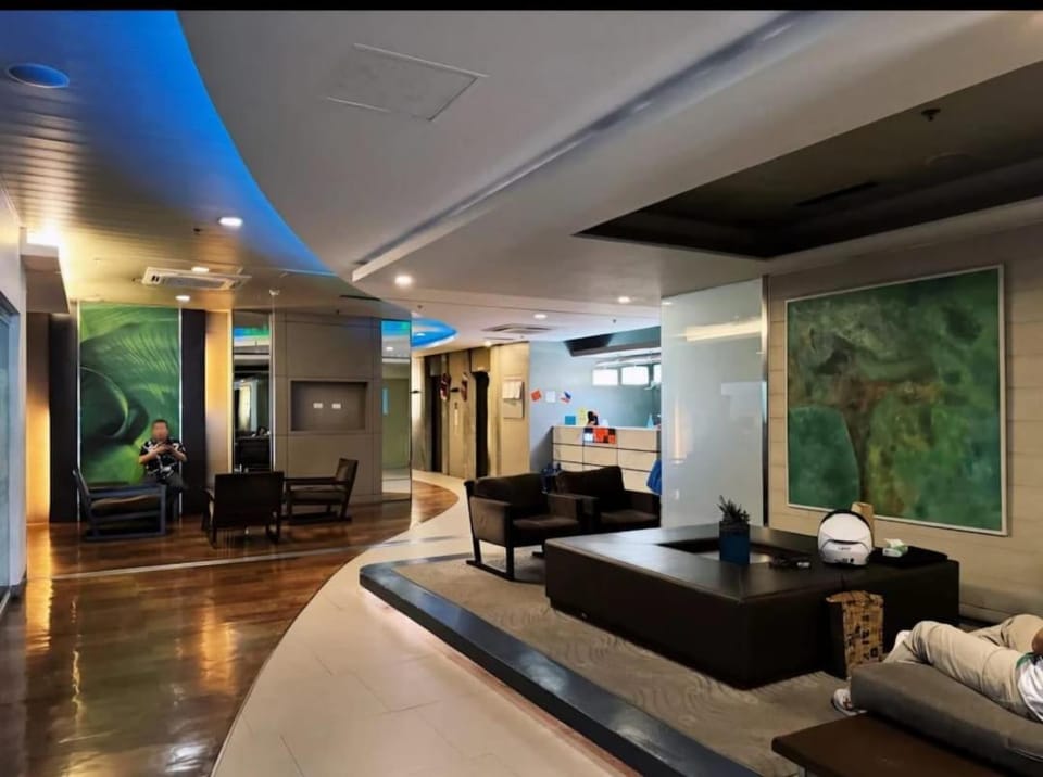Luxury 2BR Condo in Makati Near Malls & Offices Apartment in Makati