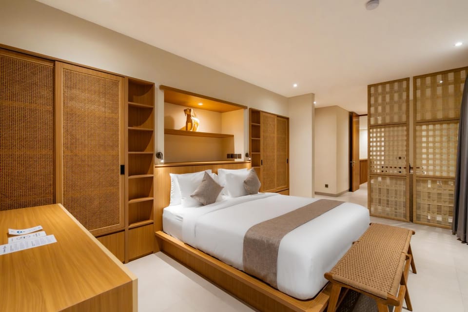 Bed, Photo of the whole room, Bedroom, internet, wardrobe, air conditioner