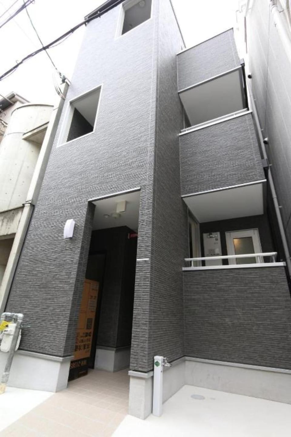 Property building, Day