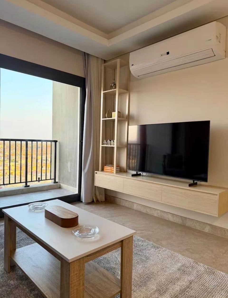 Living room, Seating area, Evening entertainment, air conditioner
