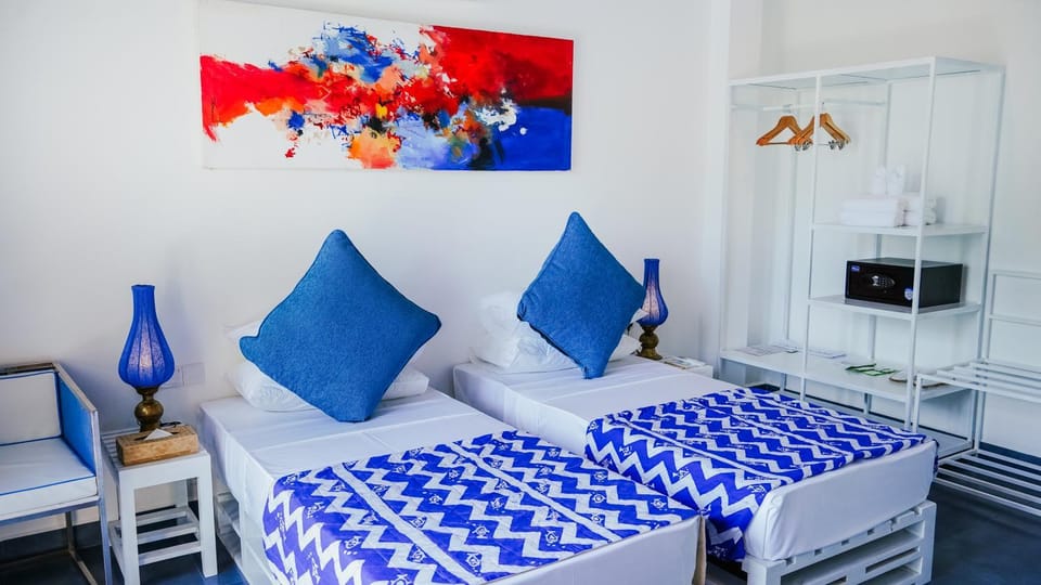 Photo of the whole room, Bedroom