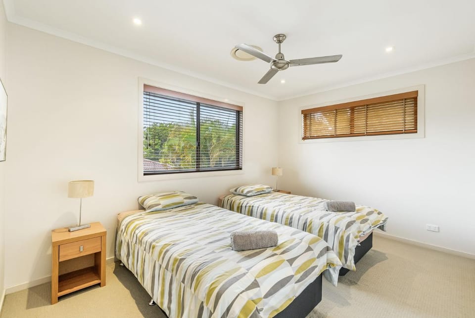 Amarco Spacious Riverfront with Sunset Views House in Iluka