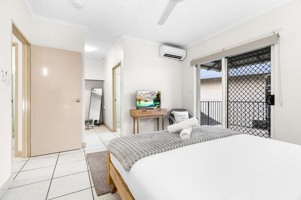 Zen Dockside Point - Marina view - Patio - Parking Apartment in Darwin