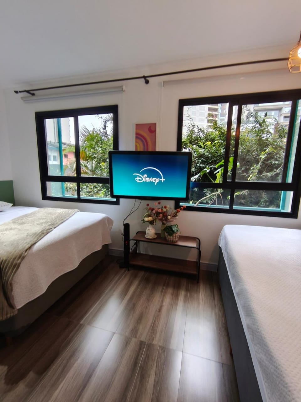 Bed, TV and multimedia, Bedroom