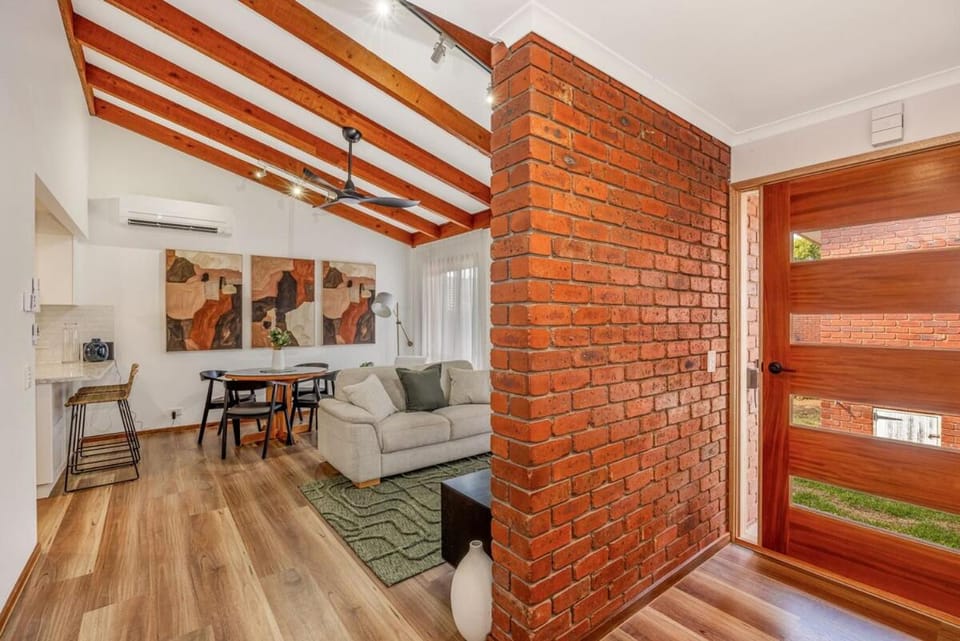 Bendigo Signature Accommodation Nabilla Crescent House in Bendigo