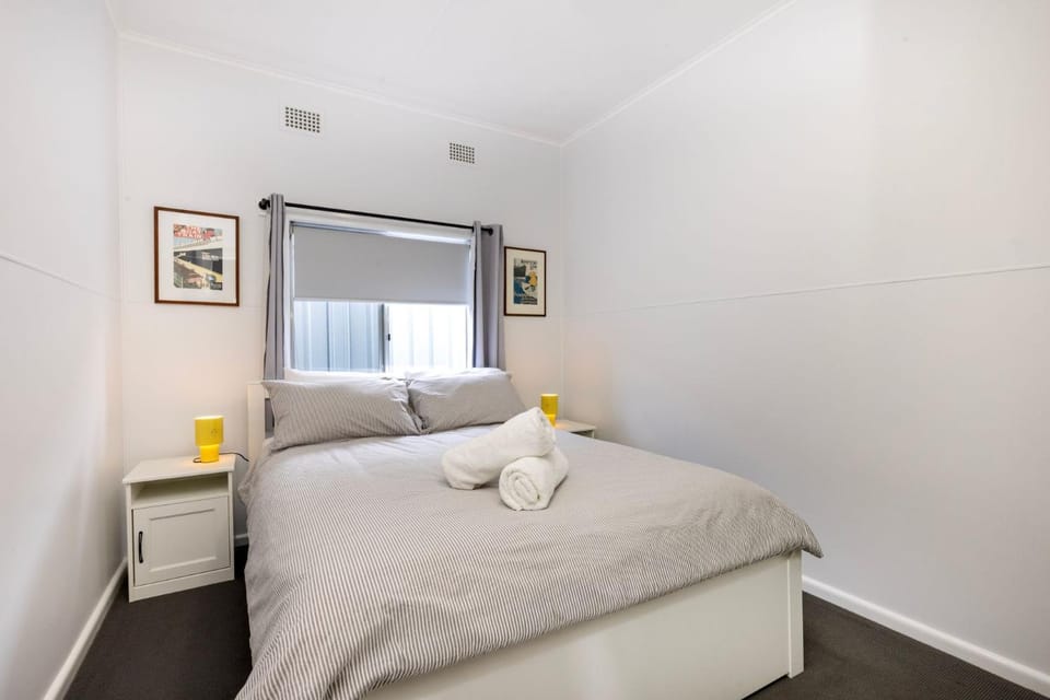 Cunjevoi Beach House - Pet Friendly - 5 Mins to Beach House in Culburra Beach