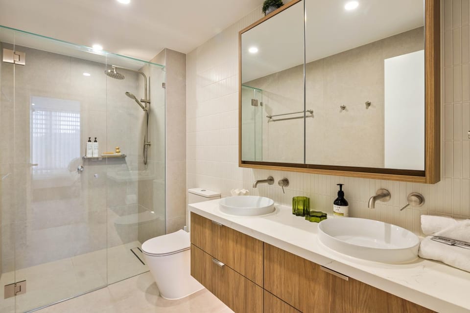 Luxury 2BR Palm Beach Apartment Apartment in Palm Beach