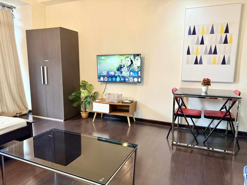 The Gramercy Residences Hostel in Makati