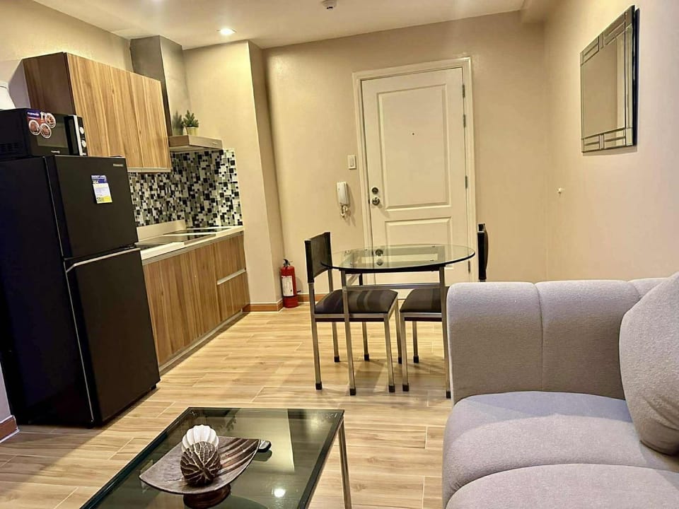 The Gramercy Residences Hostel in Makati