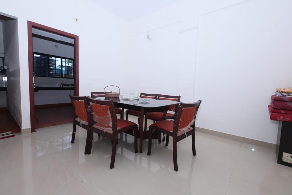 Restaurant/places to eat, Dining area