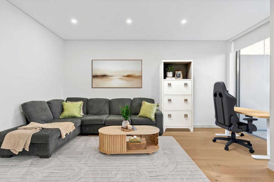 250SQM Cosy Bondi Escape Luxe 3BR & Parking Apartment in Sydney