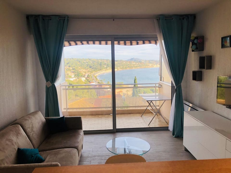 Résidence Les Jardins de la Mer - maeva Home - Appartement vue mer 2 pièces 4 personnes - Budget MAE-3383 Apartment in Sanary-sur-Mer