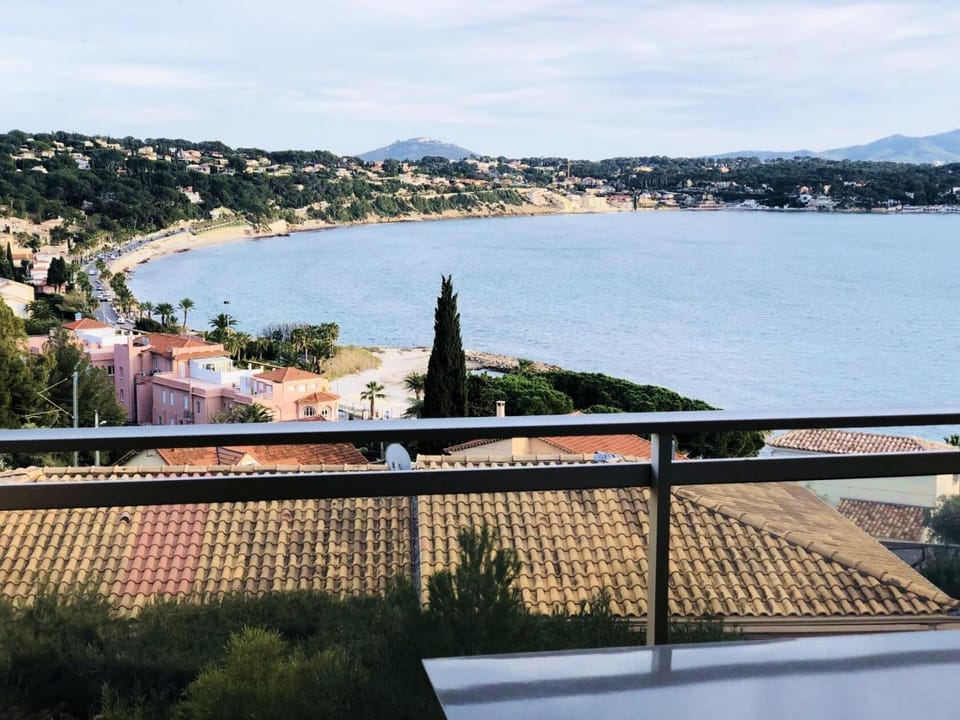 Résidence Les Jardins de la Mer - maeva Home - Appartement vue mer 2 pièces 4 personnes - Budget MAE-3383 Apartment in Sanary-sur-Mer