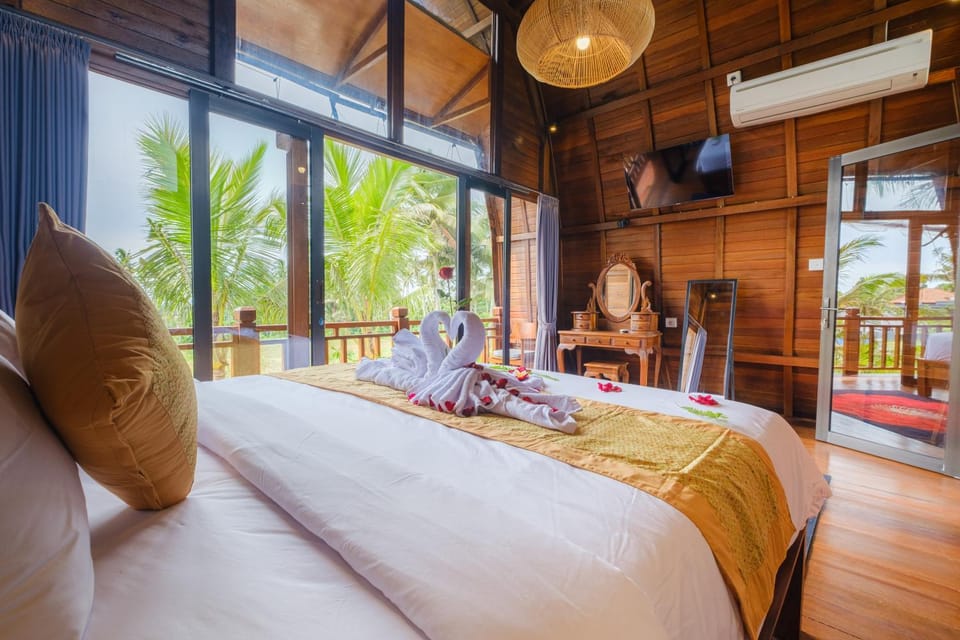 Day, Natural landscape, Bedroom