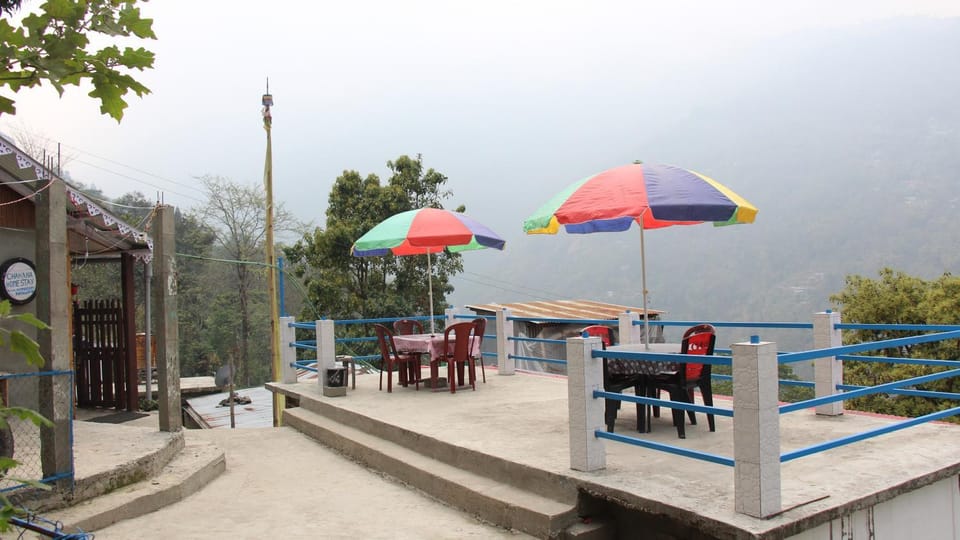 Patio, Restaurant/places to eat, Natural landscape, Mountain view