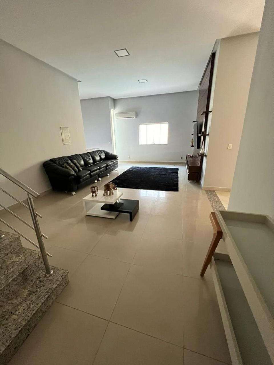 Sobrado em condomínio do lago House in Goiania