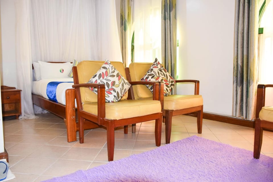 Bed, Seating area