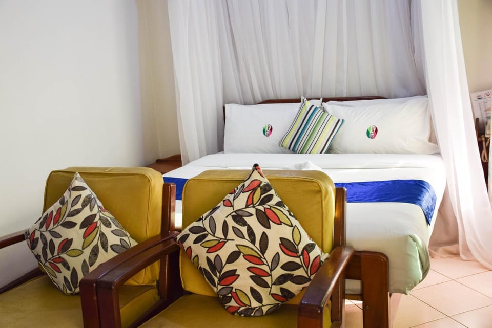 Bed, Seating area