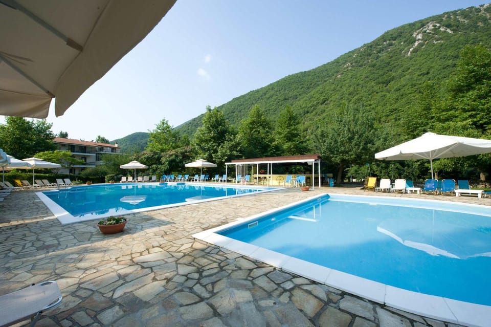 Pool view, Swimming pool, sunbed