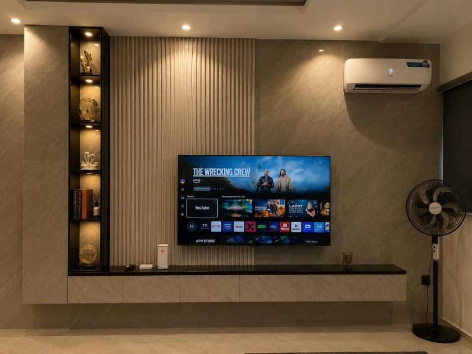 Communal lounge/ TV room, TV and multimedia