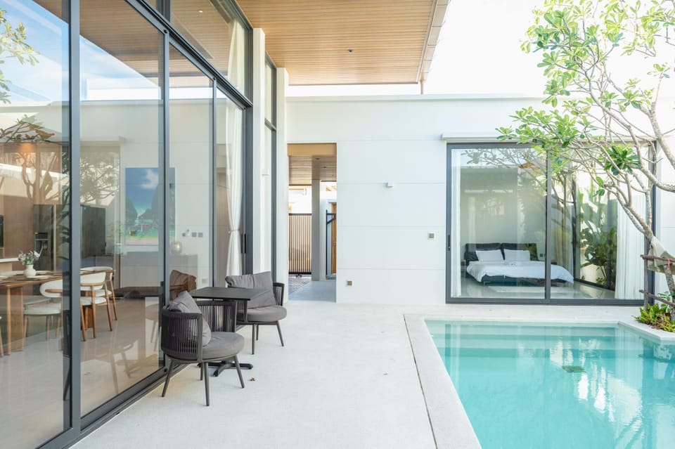 Pool view, Swimming pool