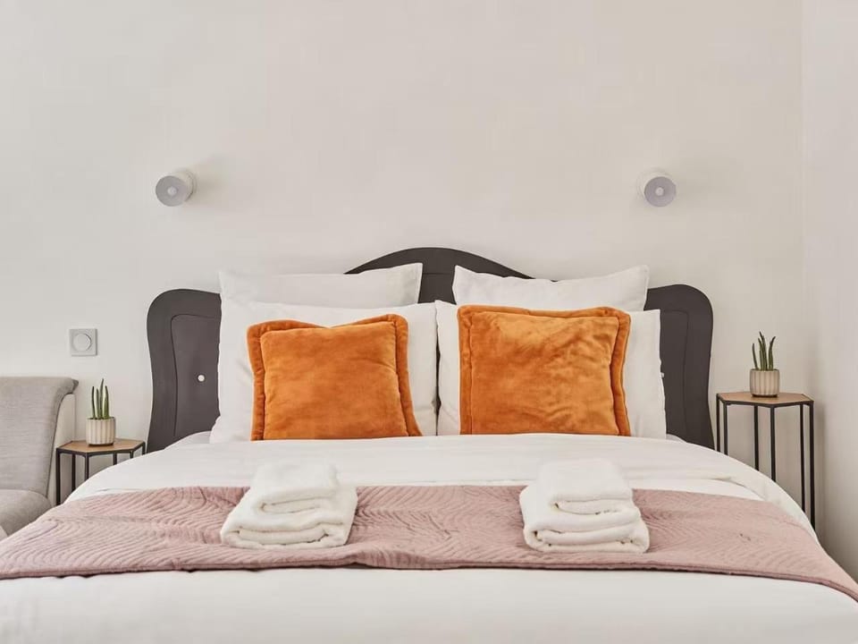 Avenue Foch 16th Elegant Studio Apartment in Paris