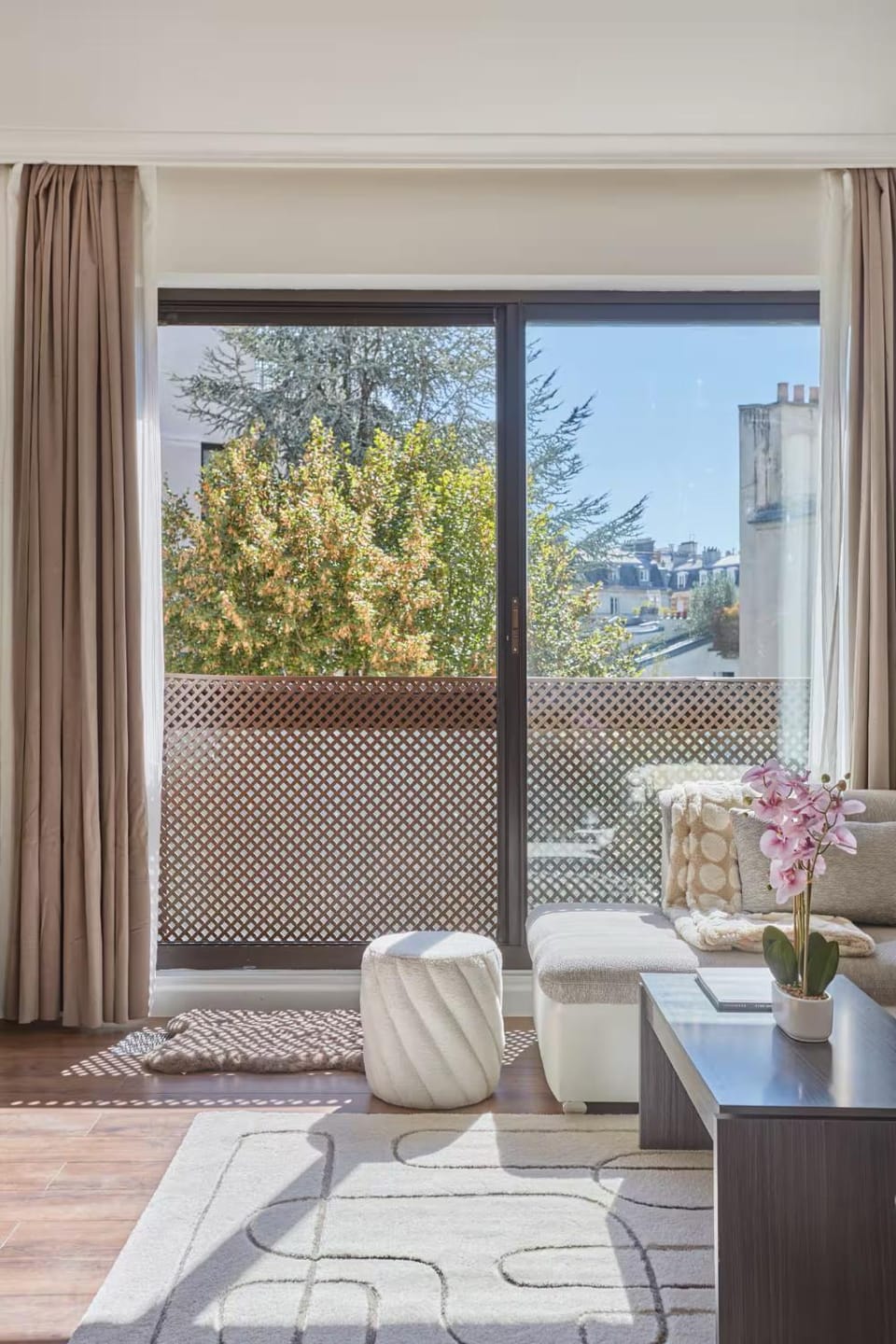Avenue Foch 16th Elegant Studio Apartment in Paris