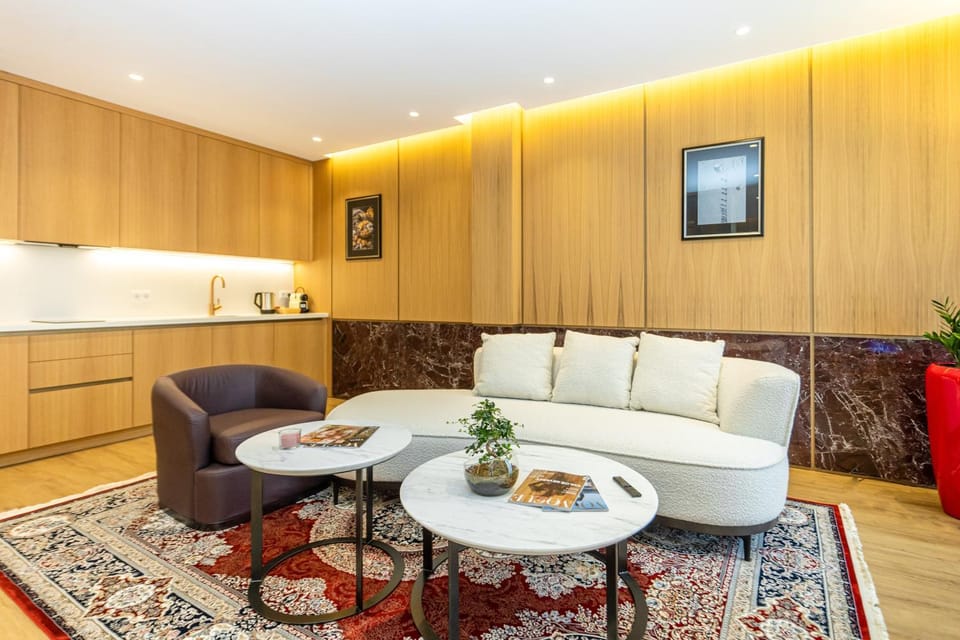 Kitchen or kitchenette, Living room, Seating area