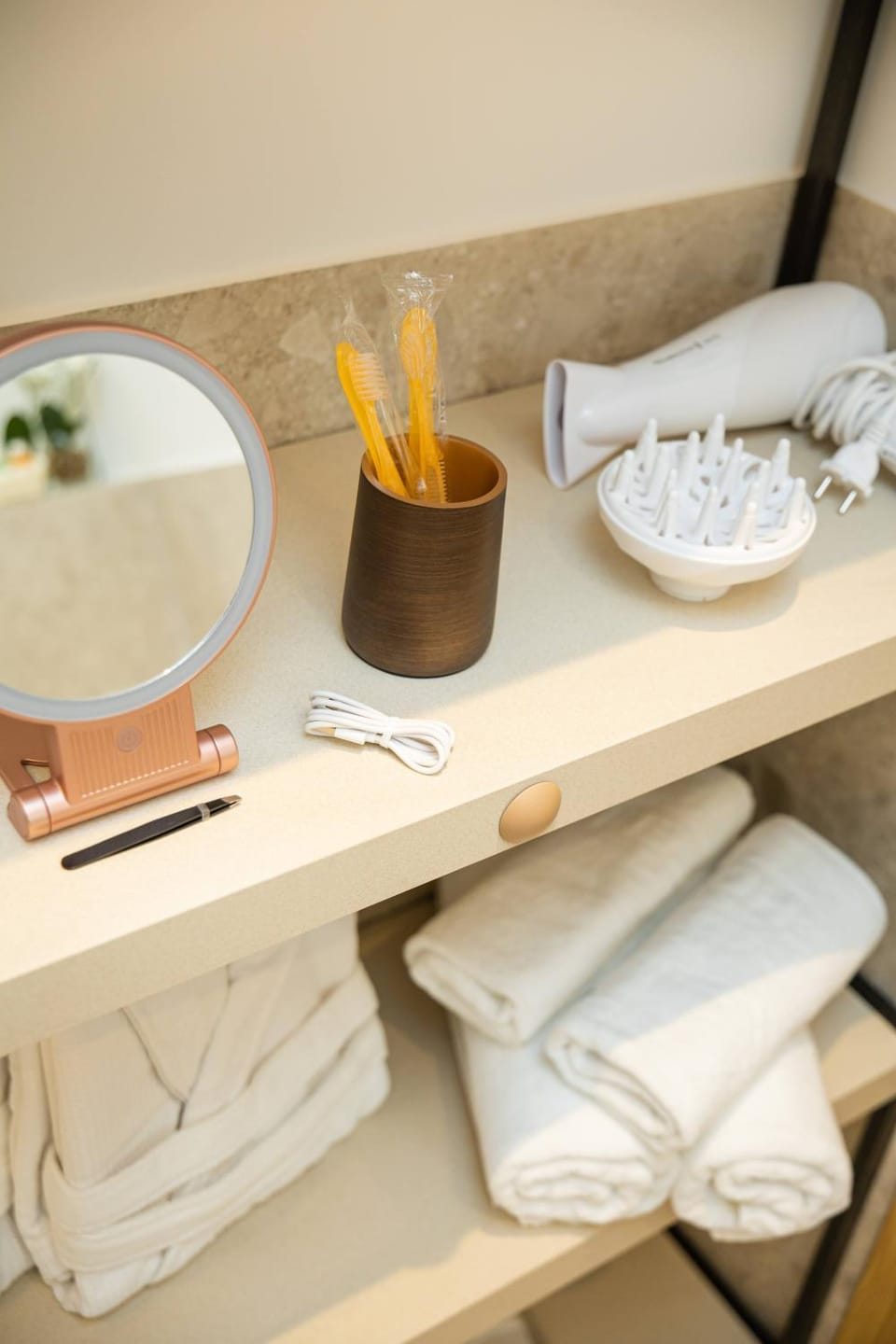 hair dryier, towels