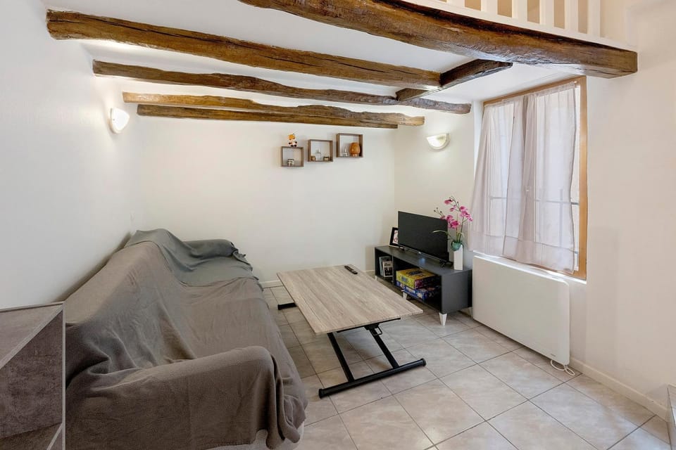Property building, Living room