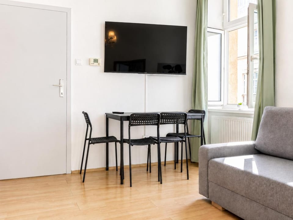 TV and multimedia, Seating area