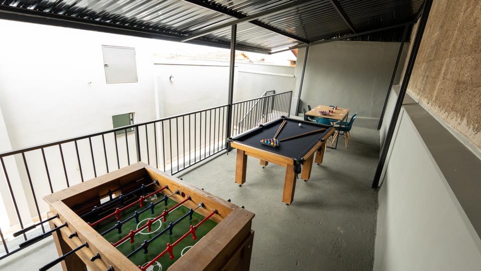 Billiard, Game Room