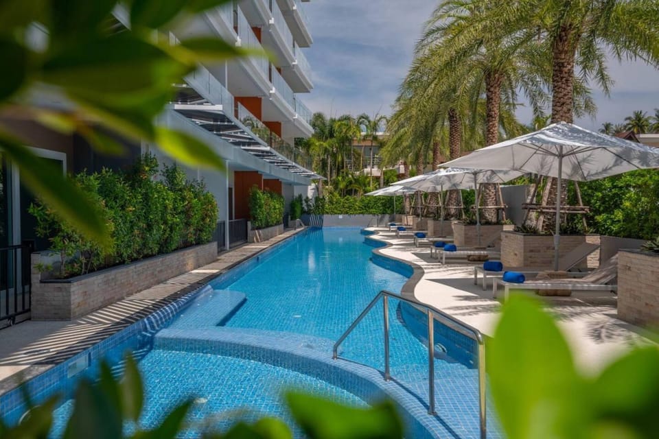 Day, Garden, Pool view, Swimming pool, sunbed