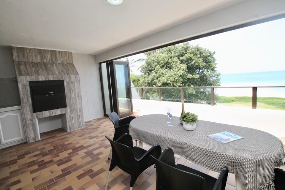 View (from property/room), Balcony/Terrace, Seating area, Sea view