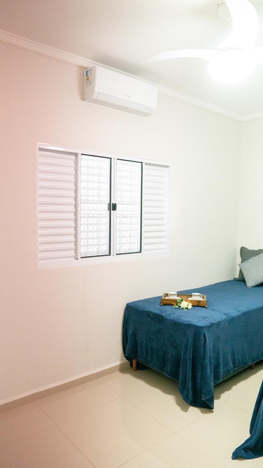 Bedroom, air conditioner