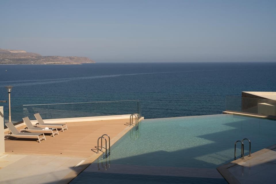 View (from property/room), Balcony/Terrace, Pool view, Sea view, Swimming pool