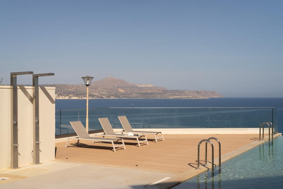 View (from property/room), Balcony/Terrace, Sea view, Swimming pool